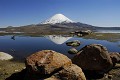 Lac Chungara (alt. 4517 m) et le volcan Parinacota - (alt. 6345 m) - PN Lauca - Chili (nord) 
 Lac Chungara (alt. 4517 m) et le volcan Parinacota - (alt. 6345 m) - PN Lauca - Chili (nord)  