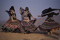 Danseuses rajputes, Marché aux chameaux de Pushkar, Rajasthan 
 Danseuses rajputes 
 Marché aux chameaux de Pushkar 
 Rajasthan  