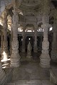 Les sanctuaires de Ranakpur, environs d'Udaipur, Rajasthan, Inde 
 Les sanctuaires de Ranakpur 
 environs d'Udaipur 
 Rajasthan 
 Inde  